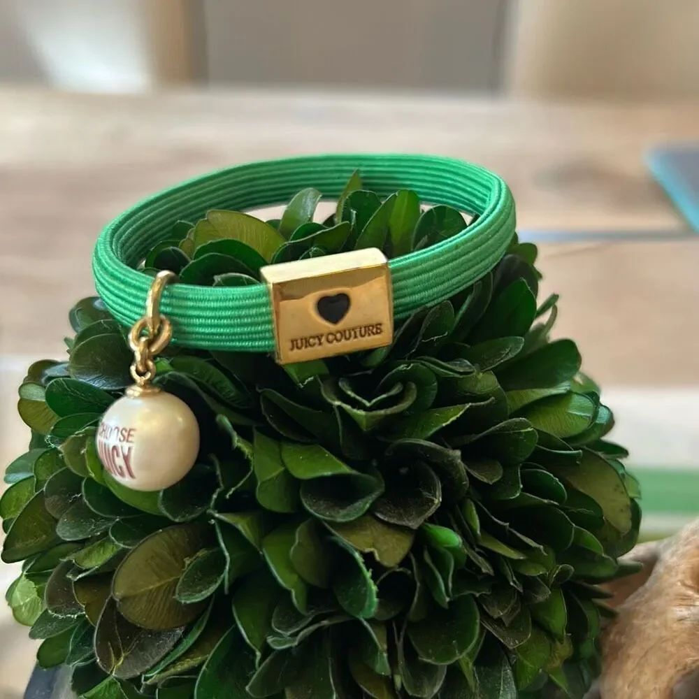 Juicy couture green woven bracelet stretch with pearl